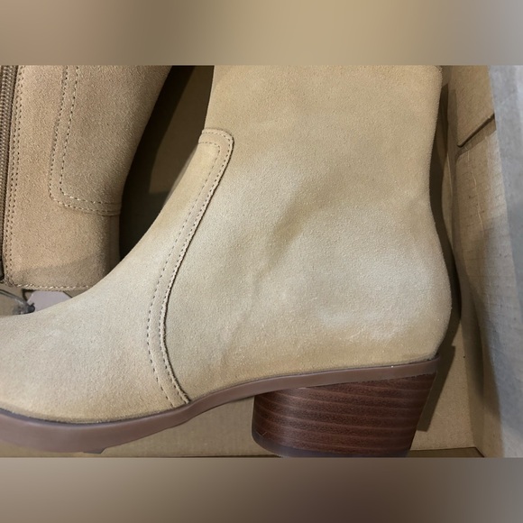 Dolce Vita Camel Ankle Booties - Picture 14 of 14